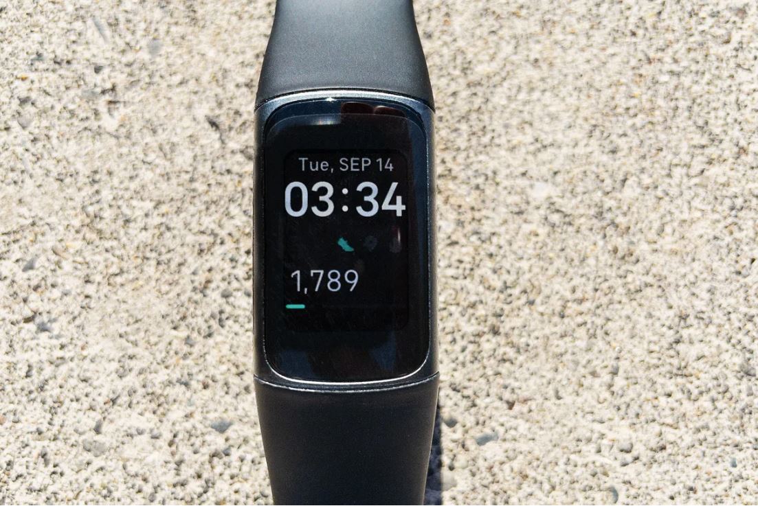 Fitbit đang thêm một trong những tính năng hữu ích nhất của Apple Watch vào Charge 5